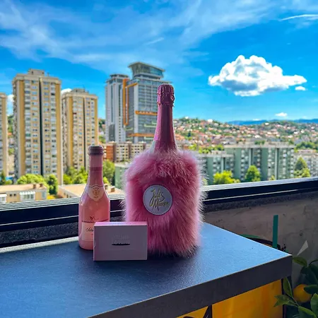 Golden Fish In Jungle Jacuzzi Sauna 아파트 *