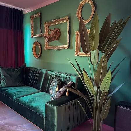 아파트 Golden Fish In Jungle Jacuzzi Sauna *