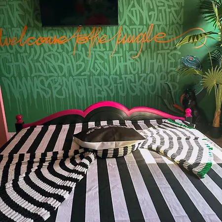 아파트 Golden Fish In Jungle Jacuzzi Sauna 사라예보