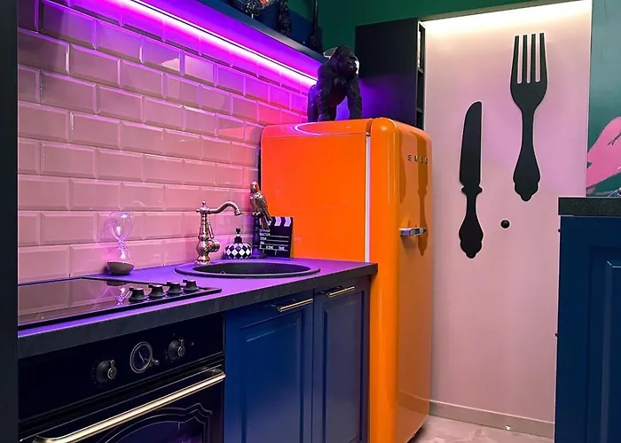 Golden Fish In Jungle Jacuzzi Sauna Apartman