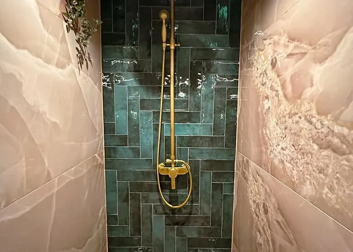 Apartman Golden Fish In Jungle Jacuzzi Sauna